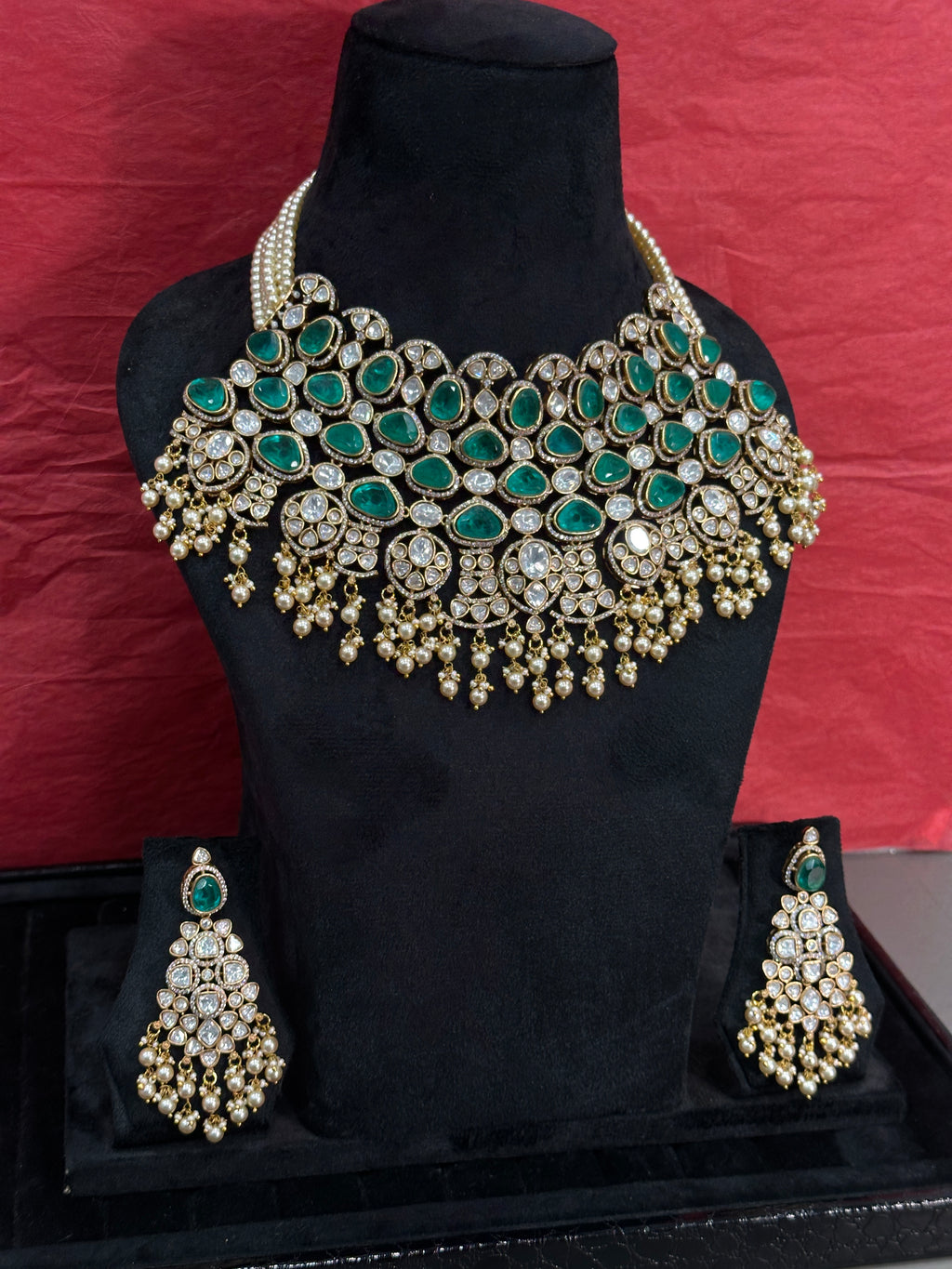 Zuleikha Emerald Polki Bridal Necklace Set